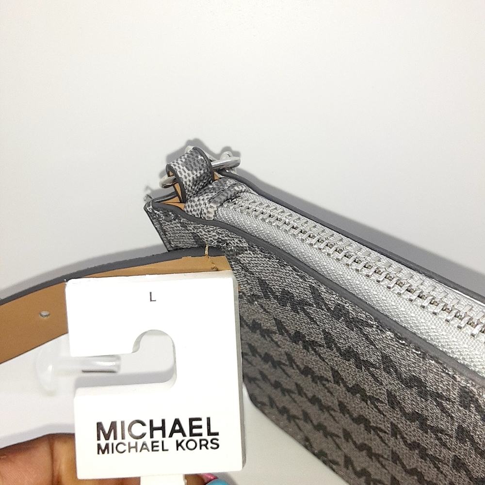 Michael Kors signature gray metal chain fanny pack - Picture 5 of 5